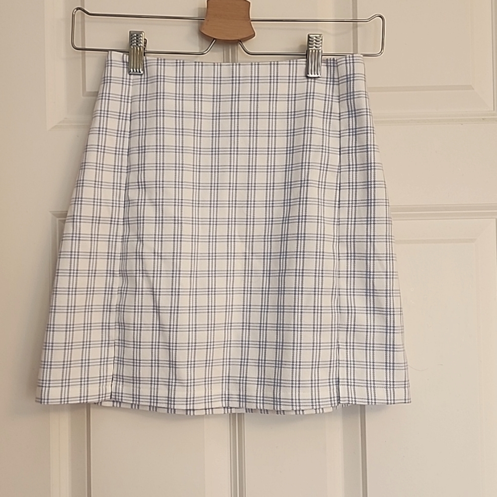 Brandy Melville Cute mini skirt